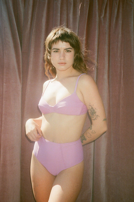 High Bottom in Bisou