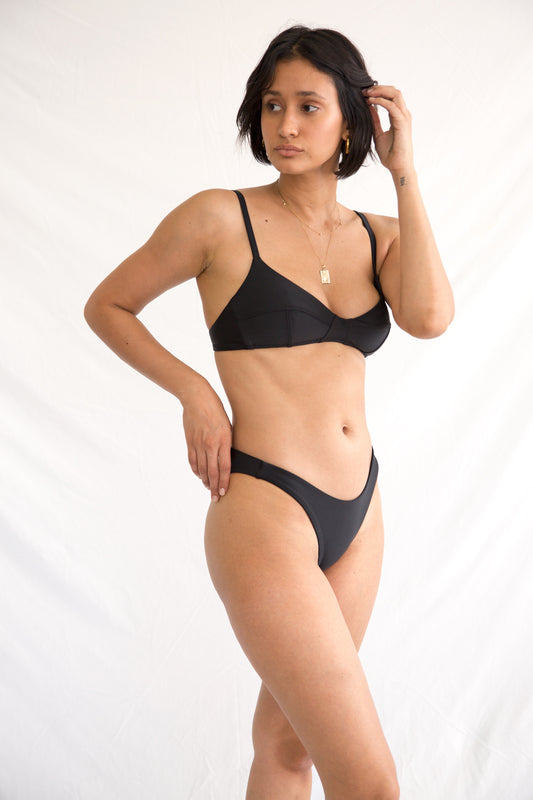 Curve Brief in Noir