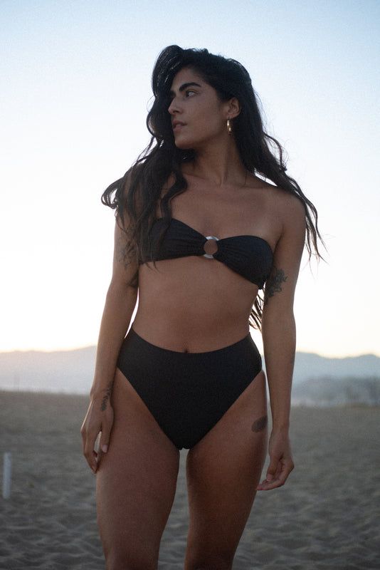 High Kick Brief in Noir