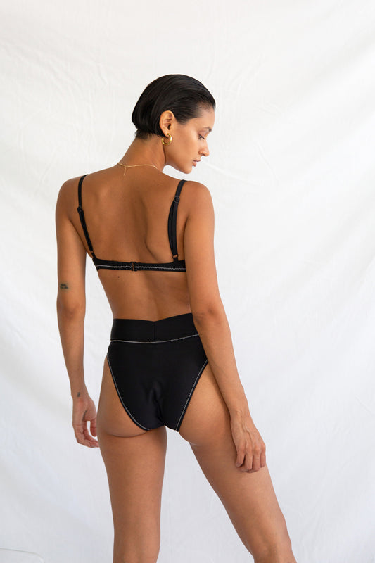 Simone Retro Top in Noir Zig