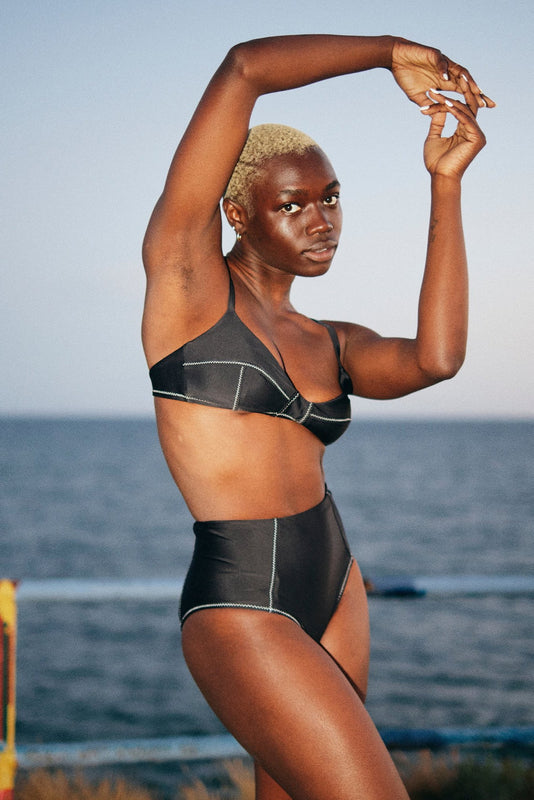 Simone Retro Top in Noir Zig